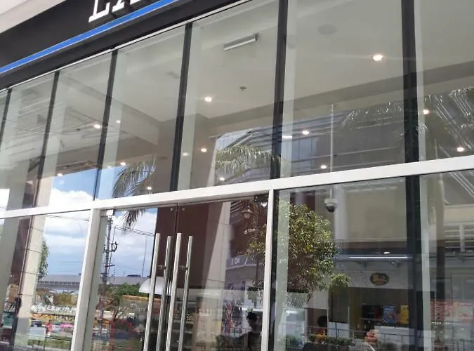 150 Newport - Near Naia T3 Airport Apartment