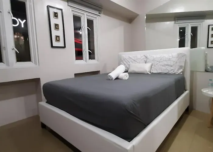 150 Newport - Near Naia T3 Airport *